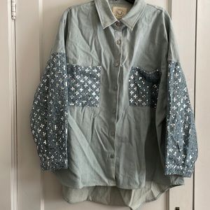 Denim Shacket Sparkles on Sleeves and Pockets Size Large but could fit an XL